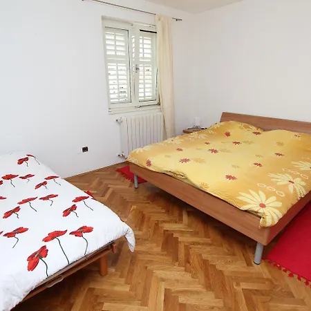 Apartment Traumhaftes In Nur 300 Meter Zum Mit Taxibootverbindung Rovinj
