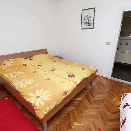 Apartment Traumhaftes In Nur 300 Meter Zum Mit Taxibootverbindung Rovinj