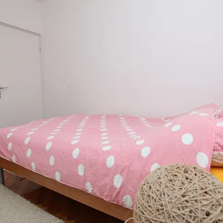 Apartment Traumhaftes In Nur 300 Meter Zum Mit Taxibootverbindung *
