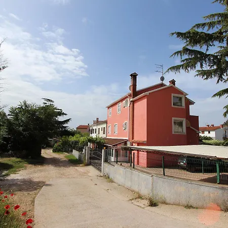 Traumhaftes In Nur 300 Meter Zum Mit Taxibootverbindung Apartment Rovinj