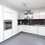 Apartment Traumhaftes In Nur 300 Meter Zum Mit Taxibootverbindung